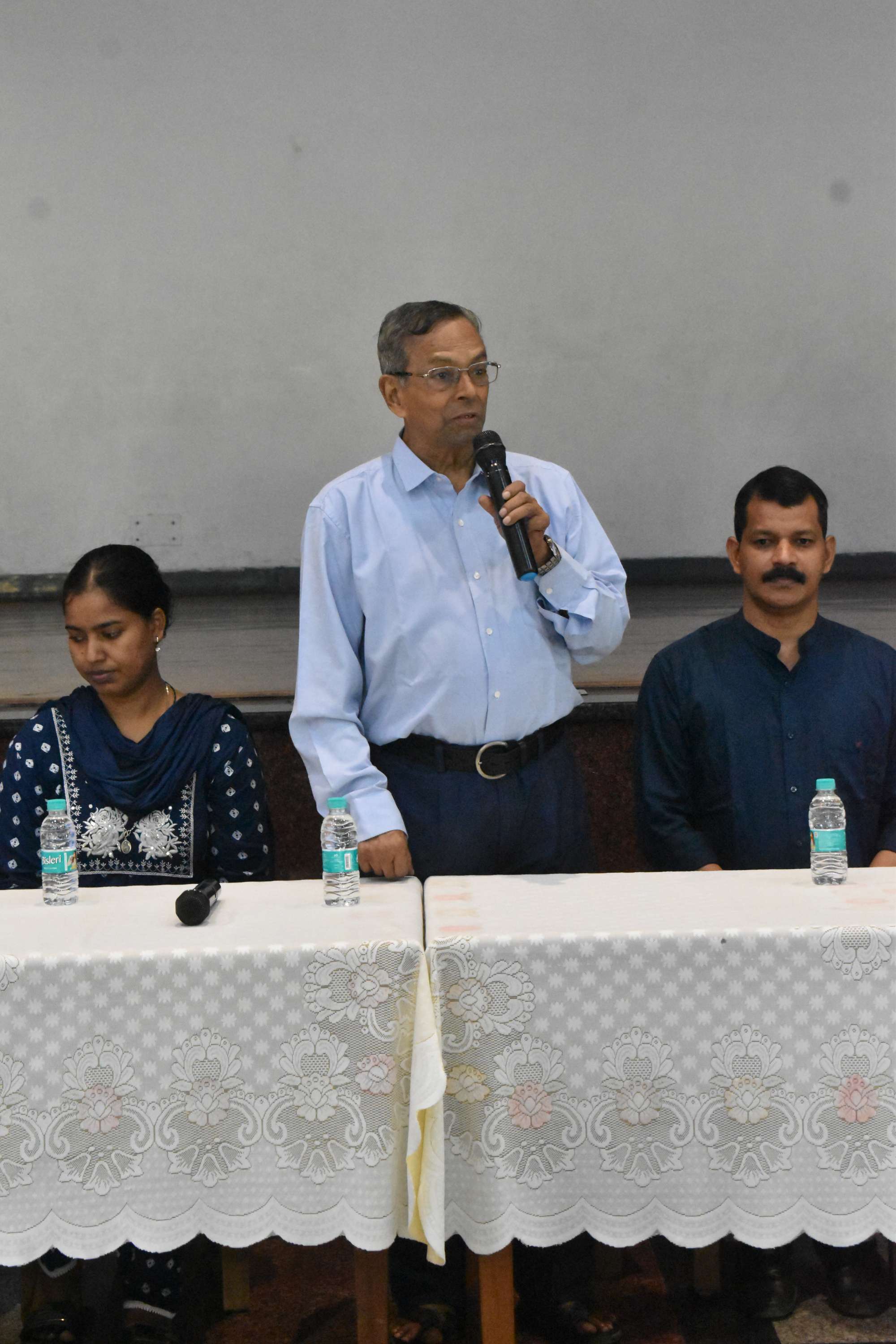 Seminar on Acts of Random Kindness