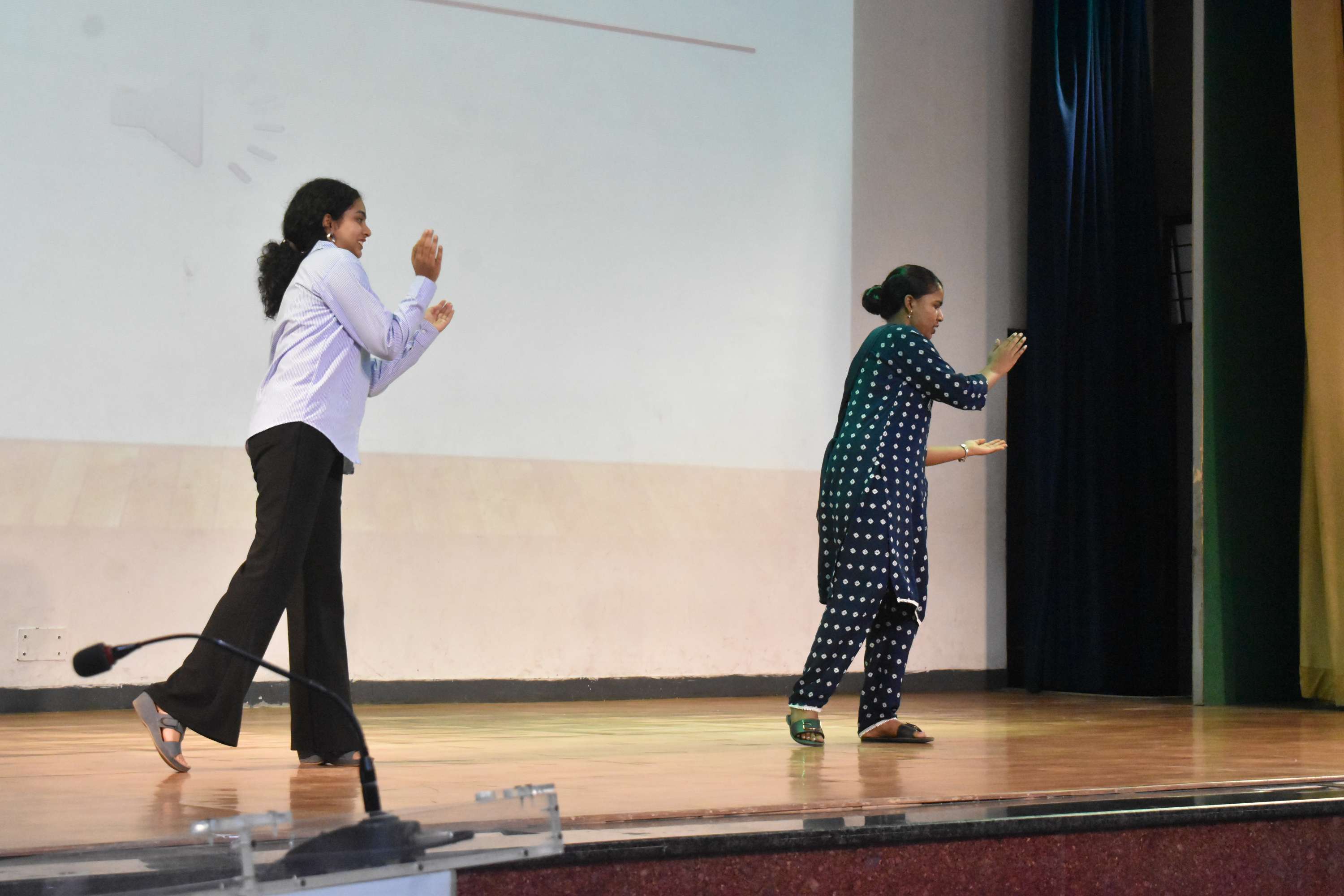 Seminar on Acts of Random Kindness