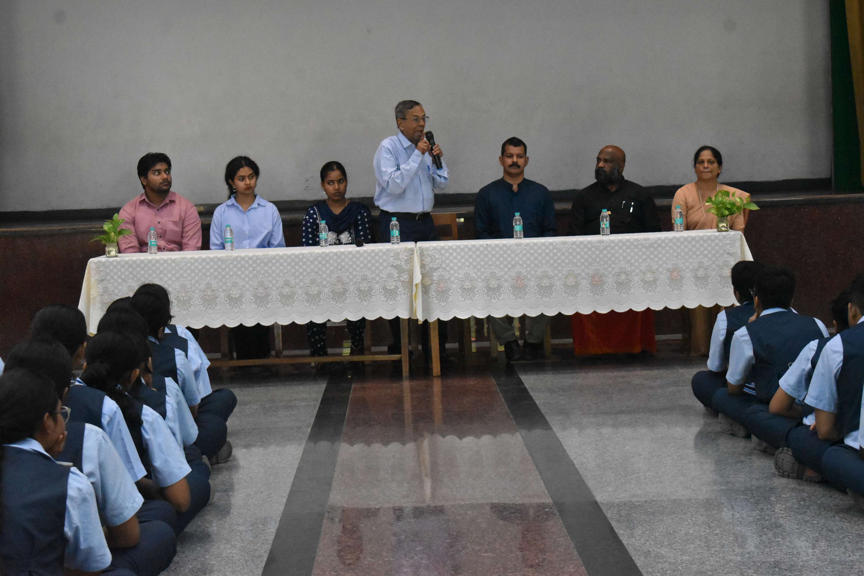 Seminar on Acts of Random Kindness
